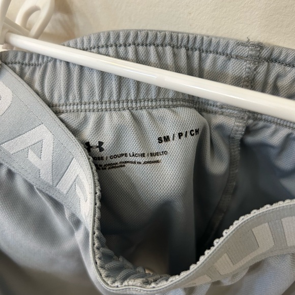 Under Armor Running Shorts Sm - Picture 3 of 3